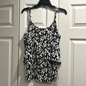 White House Black Market Black & White Geometric Print Top, Size Medium